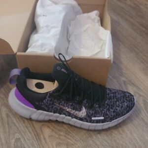 Nike Free Run Men's Black and Purple Athletic Shoes